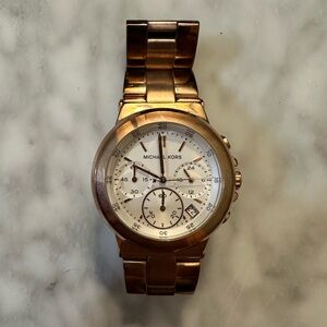 Michael Kors rose gold medium face watch